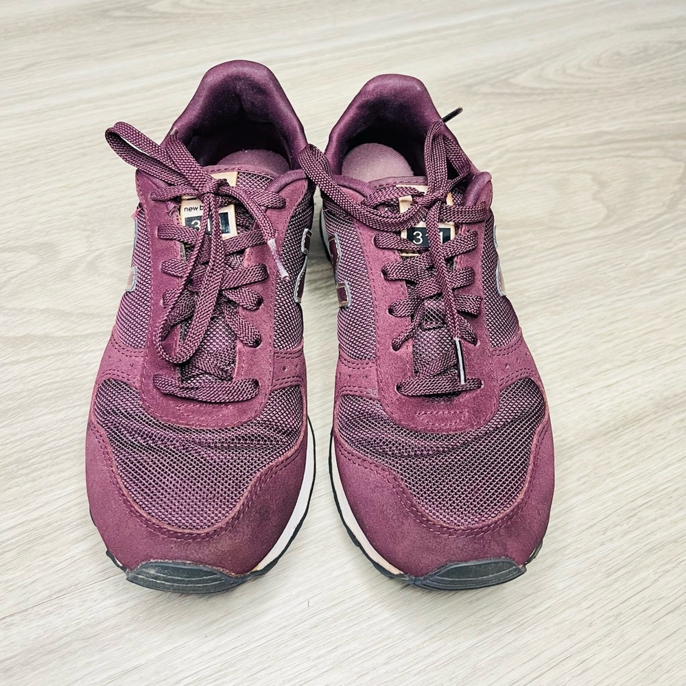 New Balance 311 Women’s Maroon and Rose Gold Suede Leather Sneakers Sz 9 - Picture 10 of 10